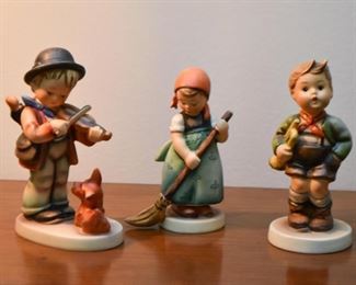 Hummel Figurines / Hummels (Goebel)