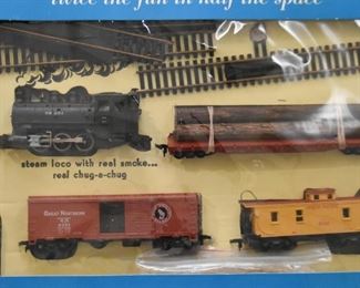 Vintage Revell H-O Electric Train Set with Box