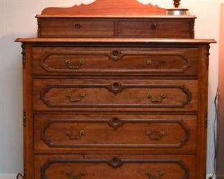 Antique / Vintage Gentlemen's Chest Dresser