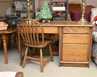 Oak Keyhole Desk & Chair