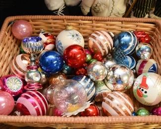 Vintage Christmas Ornaments (Shiny Brite & More)
