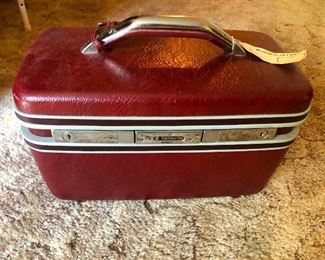vintage train case!!