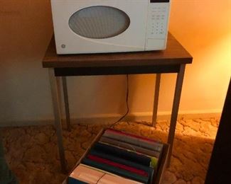 Old vintage microwave, wow! To use it, you will first have to surround your house with hazard cones. You need this!