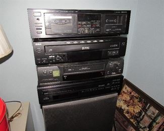 Vintage stereo equipment Yamaha KX-W602 cassette Deck
