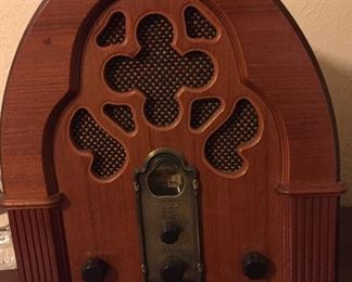 Reproduction of Thomas' Radio