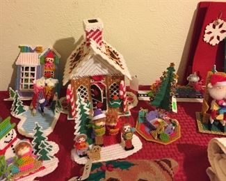 Assorted Holiday Décor 