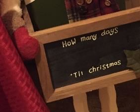 Assorted Holiday Décor 