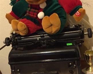 Assorted Holiday Décor, Remington Rand Model Seventeen Vintage Typewriter