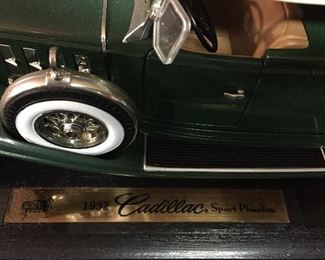 Collectible Cars Dye Cast 1932 Cadillac
