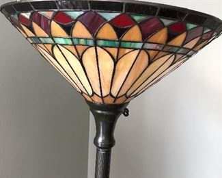 Stained glass standing lamp