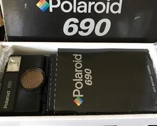 like new with box Poloroid 690