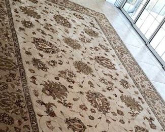 Large Broyhill creamy tan and brown area rug (measurements coming)