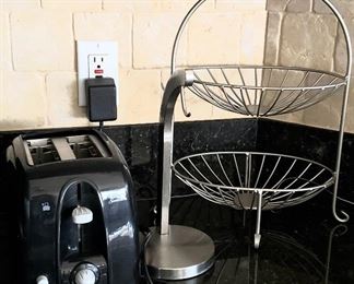 Toaster, 2 tier metal basket, metal banana holder
