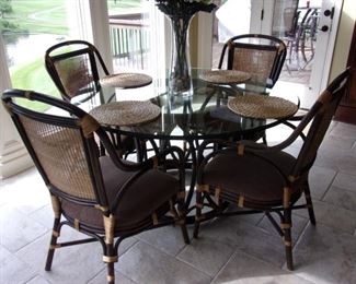 Bernhardt Dining/Kitchen/Indoor Sunroom Table with thick round beveled edge glass top table with Rattan chairs upholstered in Java! Excellent condition!