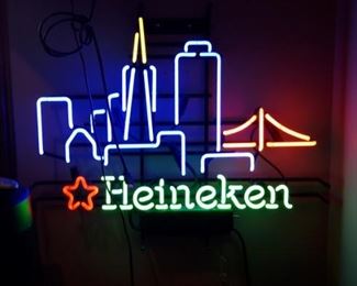 Heineken neon light in excellent condition.