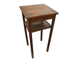113. Vintage Oak Arts Crafts Side Table