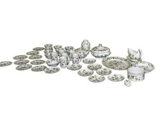 114. Partial Set WEDGWOOD Wild Strawberry Dinnerware