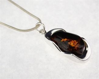 925 Sterling Silver Amber Pendant Necklace