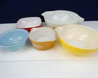 Assorted Mixing Bowls (5)