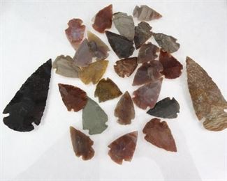 24 Indian Arrowheads 2 Spearheads