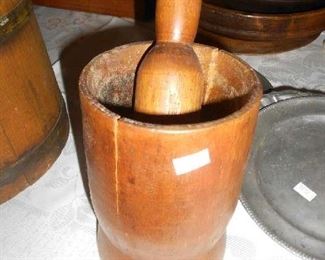  ANTIQUE MORTAR AND PESTLE 