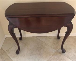 Cute drop leaf side table 