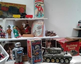 CHECK OUT THOSE GREAT TOYS!
