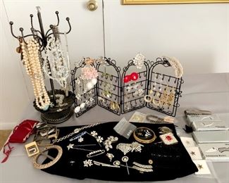 Lots of vintage costume jewelry 