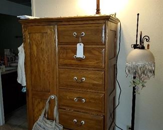 Lingerie cabinet, floor lamp