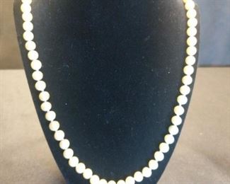 18 in pearl necklace