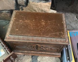 #20 Humidor - as is finish Wood w/tray 14.55x9.5x10 $75.00