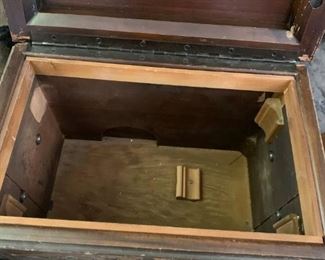 #20 Humidor - as is finish Wood w/tray 14.55x9.5x10 $75.00