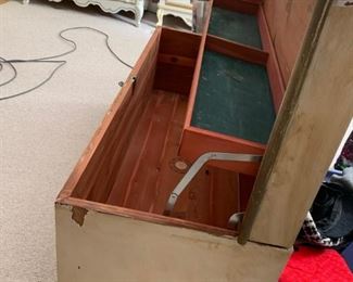 #39 Lane Cedar Chest w/Tray - Painted Ant. White w/key $125.00