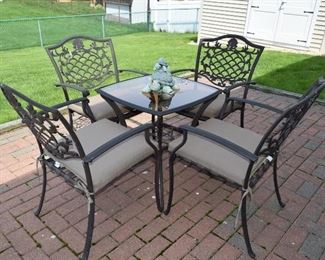 Outdoor Patio Table, 4 Chairs