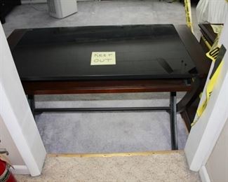 NJ Estate Sale Linden by Estate Sales By Olga