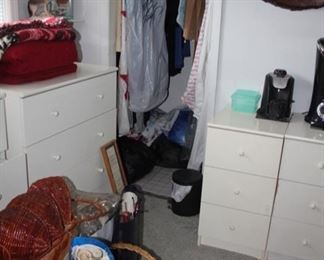 NJ Estate Sale Linden by Estate Sales By Olga