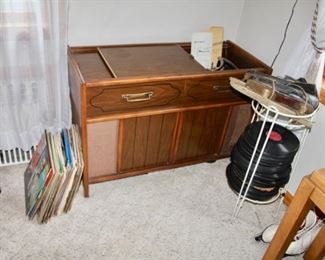 NJ Estate Sale Linden by Estate Sales By Olga