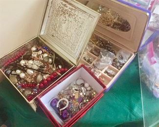 NJ Estate Sale Linden by Estate Sales By Olga