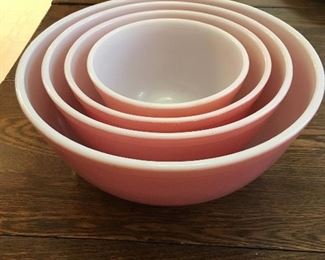 Pyrex mixing bowls- Pink
