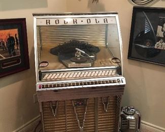 ROCK-OLA Model 1454 Phonograph Jukebox