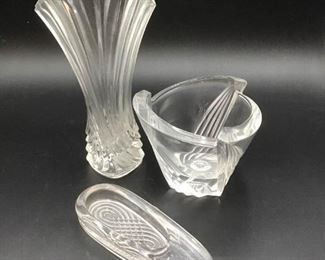 Contemporary Crystal Glass                     https://ctbids.com/#!/description/share/157186