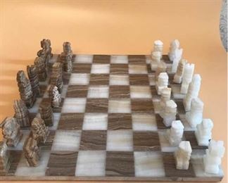 Marble Chess Set       https://ctbids.com/#!/description/share/157193
