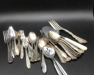 Silver Plate and Stainless Serving Pieces https://ctbids.com/#!/description/share/157199