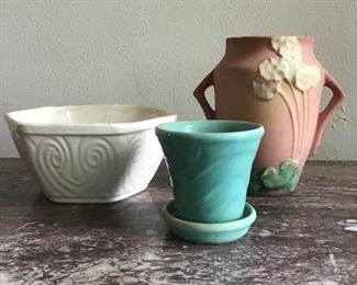 Three Pieces of American Pottery https://ctbids.com/#!/description/share/157150