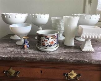 Candy Dishes Galore (and a planter) https://ctbids.com/#!/description/share/157153