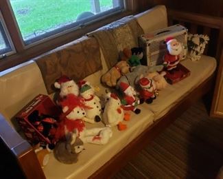 Battery operated musical Christmas figurines, sofa.