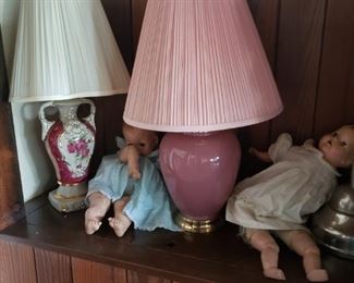 Antique/vintage lamps, old dolls