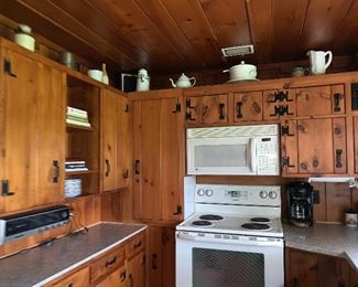 A lot of kitchen ware