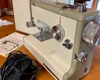 1040 Kenmore sewing machine