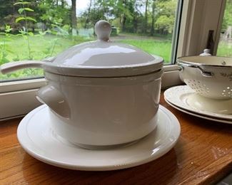 Large Soup tureen